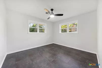 1305 W 1st Street, Lampasas, TX 76550 - Photo 24