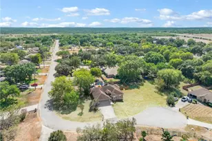 118 Santa Fe Ridge, Seguin, TX 78155 - Photo 2