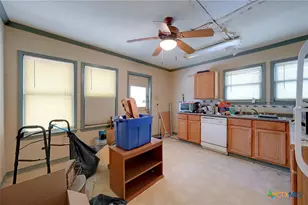 815 Pecan St, Seguin, TX 78155 - Photo 6