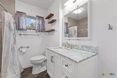 803 E 15th Street, Cameron, TX 76520 - Photo 12