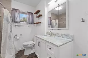 803 E 15th St, Cameron, TX 76520 - Photo 12