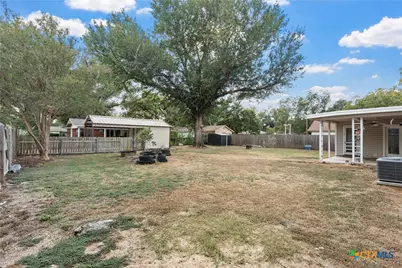803 E 15th Street, Cameron, TX 76520 - Photo 24