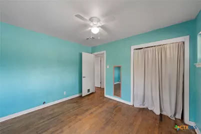 803 E 15th Street, Cameron, TX 76520 - Photo 14