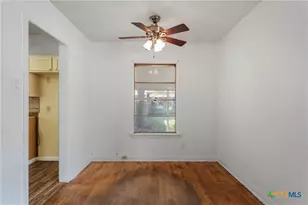 803 E 15th St, Cameron, TX 76520 - Photo 6