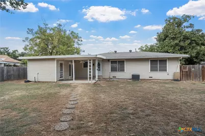 803 E 15th Street, Cameron, TX 76520 - Photo 22