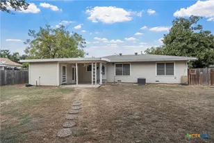 803 E 15th St, Cameron, TX 76520 - Photo 22