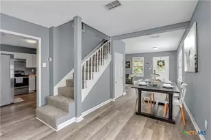 810 N Goodrich St, Seguin, TX 78155 - Photo 12