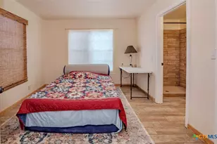 231 N State Hwy 95, Yoakum, TX 77995 - Photo 16