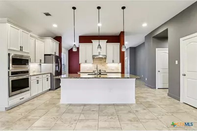 239 Bamberger Avenue, New Braunfels, TX 78132 - Photo 2