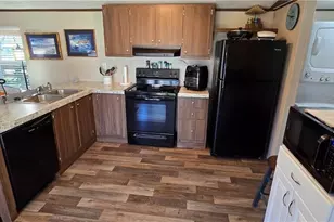 253 Elm Dr, Mcqueeney, TX 78123 - Photo 4