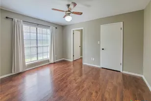 214 Williamsburg Ave, Victoria, TX 77904 - Photo 10