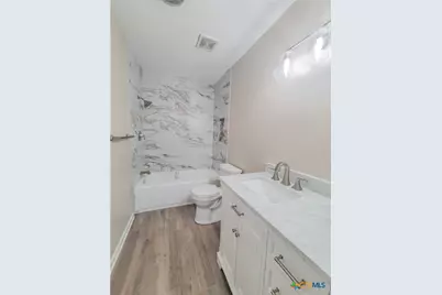 214 Williamsburg Avenue, Victoria, TX 77904 - Photo 16