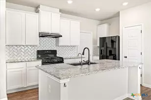 1247 Loma Rnch, New Braunfels, TX 78132 - Photo 12