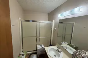 311 Versailles, Victoria, TX 77904 - Photo 14