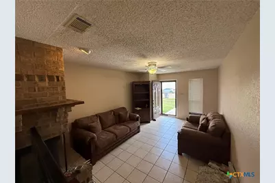 311 Versailles, Victoria, TX 77904 - Photo 4