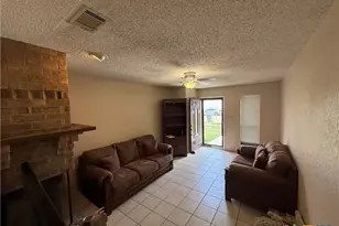 311 Versailles, Victoria, TX 77904 - Photo 4