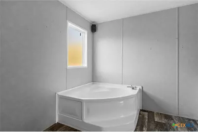 2316 County Road 404 Loop, Bartlett, TX 76511 - Photo 16