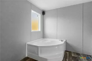 2316 County Rd 404 Loop, Bartlett, TX 76511 - Photo 16