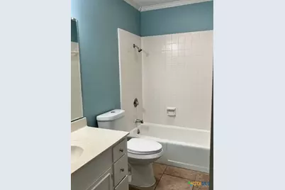 1302 S Mesquite Avenue, New Braunfels, TX 78130 - Photo 8