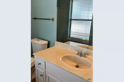 1302 S Mesquite Avenue, New Braunfels, TX 78130 - Photo 14