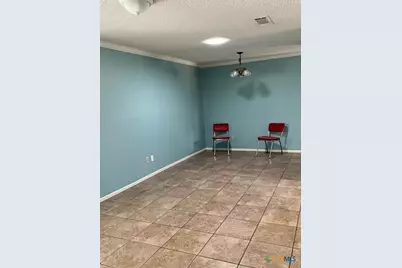 1302 S Mesquite Avenue, New Braunfels, TX 78130 - Photo 4