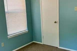 1302 S Mesquite Ave, New Braunfels, TX 78130 - Photo 10