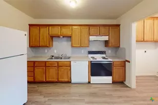 204 W Truman Ave, Copperas Cove, TX 76522 - Photo 8