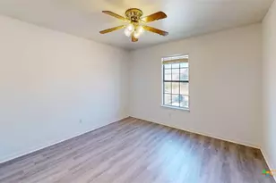 204 W Truman Ave, Copperas Cove, TX 76522 - Photo 4