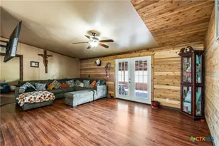 470 Country Acres Dr, Seguin, TX 78155 - Photo 4