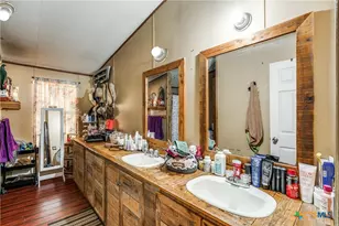 470 Country Acres Dr, Seguin, TX 78155 - Photo 10