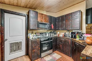 470 Country Acres Dr, Seguin, TX 78155 - Photo 8