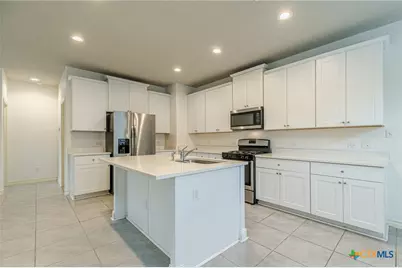 124 Mary Max Circle, San Marcos, TX 78666 - Photo 4