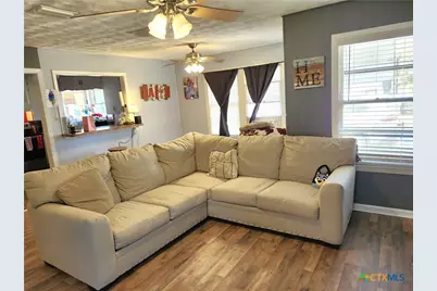 418 Clark Street, Yoakum, TX 77995 - Photo 2