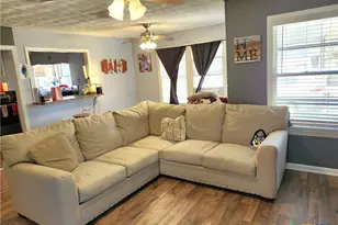 418 Clark St, Yoakum, TX 77995 - Photo 2