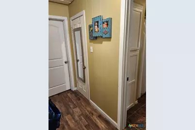 418 Clark Street, Yoakum, TX 77995 - Photo 4