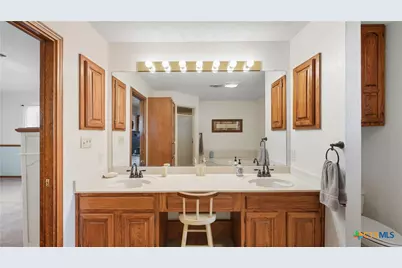 400 Persons Street, Stockdale, TX 78160 - Photo 36