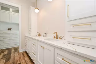 595 Buckskin Dr, Palacios, TX 77465 - Photo 24