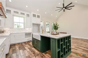 595 Buckskin Dr, Palacios, TX 77465 - Photo 18