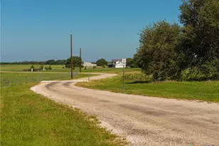 721 Branch Rd, Seguin, TX 78155 - Photo 26