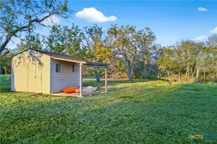 175 Creekwood Dr, Gonzales, TX 78629 - Photo 46