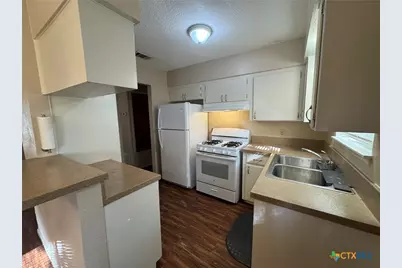 815 Burges Street, Seguin, TX 78155 - Photo 4