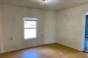 517 S Center, Marion, TX 78124 - Photo 6