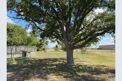 517 S Center, Marion, TX 78124 - Photo 14