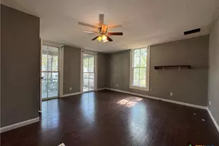 111 N Alexander St, Belton, TX 76513 - Photo 10