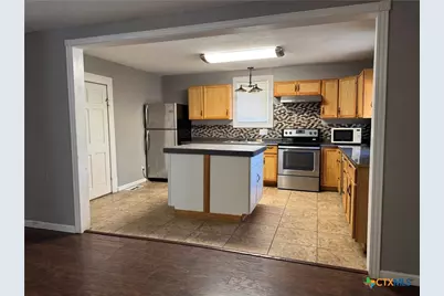 111 N Alexander Street, Belton, TX 76513 - Photo 6