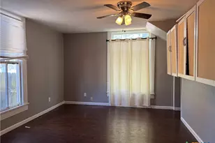 111 N Alexander St, Belton, TX 76513 - Photo 8