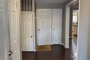 111 N Alexander St, Belton, TX 76513 - Photo 4