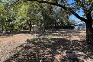 111 N Alexander St, Belton, TX 76513 - Photo 20