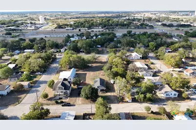 611 Qualls Street, Gonzales, TX 78629 - Photo 48