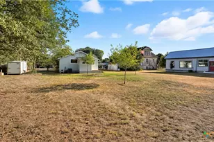 611 Qualls St, Gonzales, TX 78629 - Photo 42